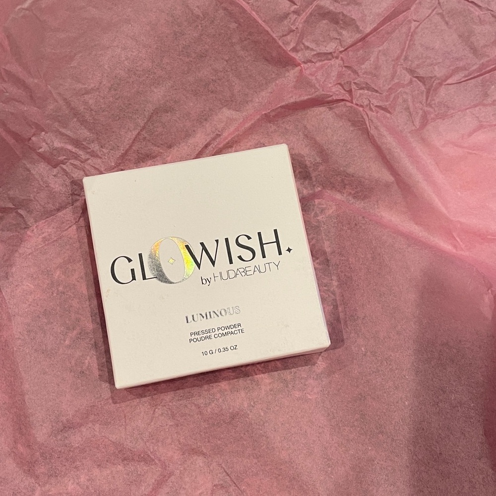 Glowish Pressed Powder